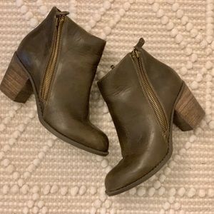 Brown Leather Ankle Boots!👢